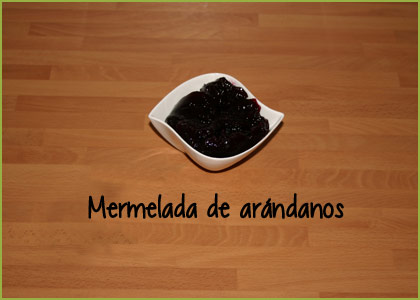 Mermelada de arándanos para cubrir la tarta de queso