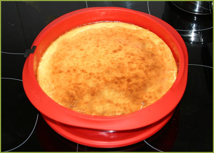 Sacar la tarta de queso del horno