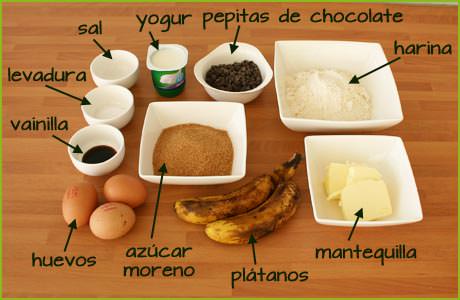 Ingredientes para hacer bizcocho de plátano con pepitas de chocolate