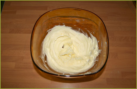 Mezclar la mantequilla y el azúcar