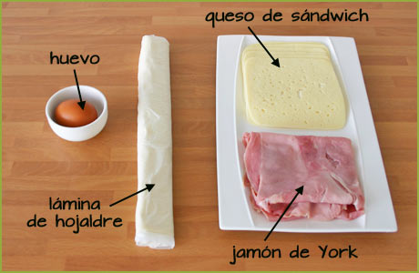 Ingredientes para hacer las palmeritas de jamón y queso