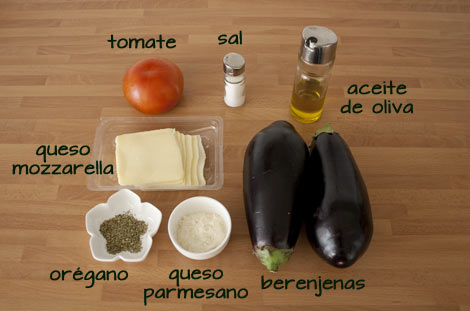 Ingredientes para hacer el milhojas de berenjenas y mozzarella