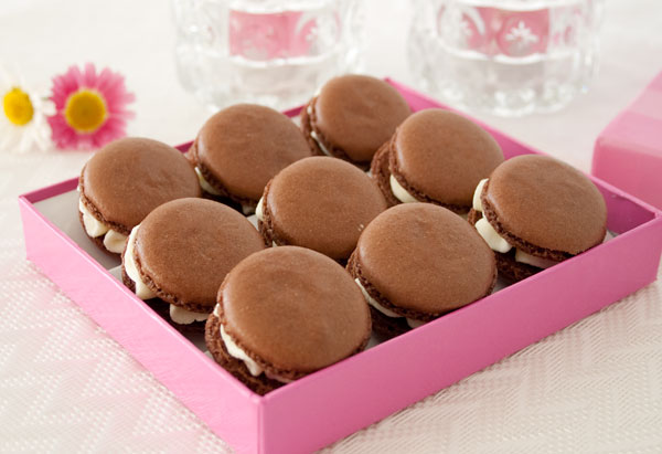 Y ya tenemos listos estos deliciosos macarons rellenos de mousse de chocolate blanco