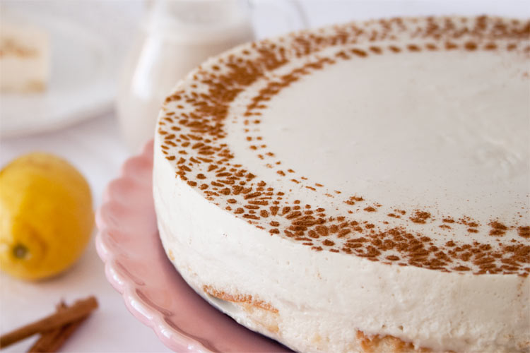 Tarta de horchata con fartons