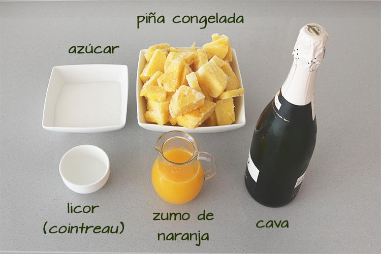 Ingredientes para hacer sorbete de piña al cava