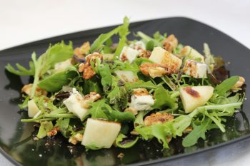 Ensalada de pera y queso gorgonzola