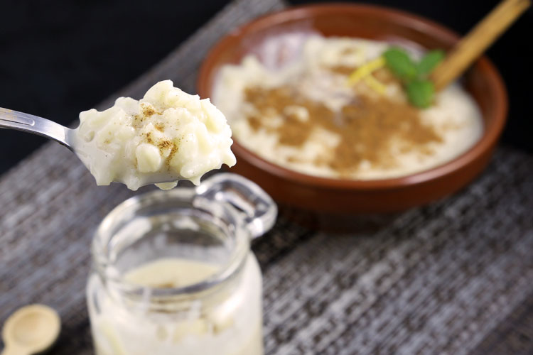 Arroz con leche de almendras cremoso