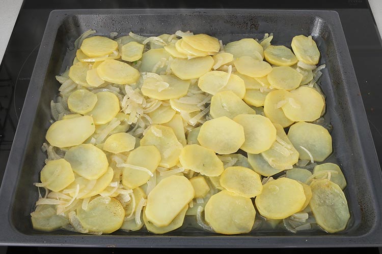 Запечь картофель до мягкости