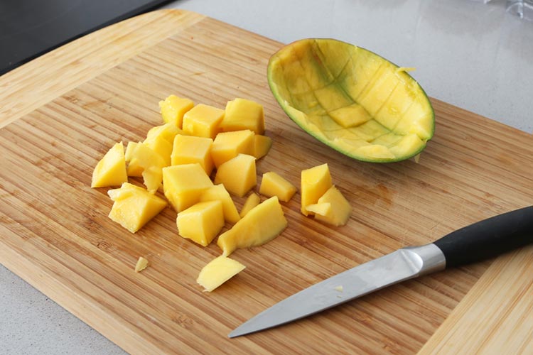 Как чистить и нарезать манго