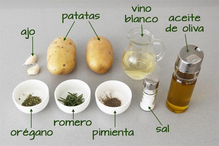 Ingredientes para hacer patatas asadas al horno para servir como guarnición