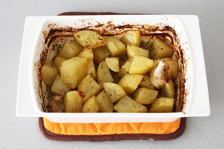 Cocinar las patatas en el horno