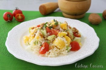 Ensalada de arroz, mango y pepino