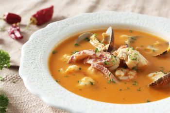 Sopa de pescado especial para Navidad