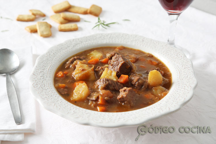 Cómo hacer guiso de carne con patatas