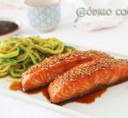 Salmón al horno con salsa de soja y miel