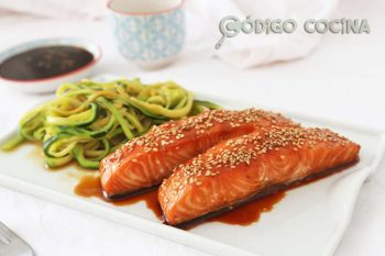 Salmón al horno con salsa de soja y miel