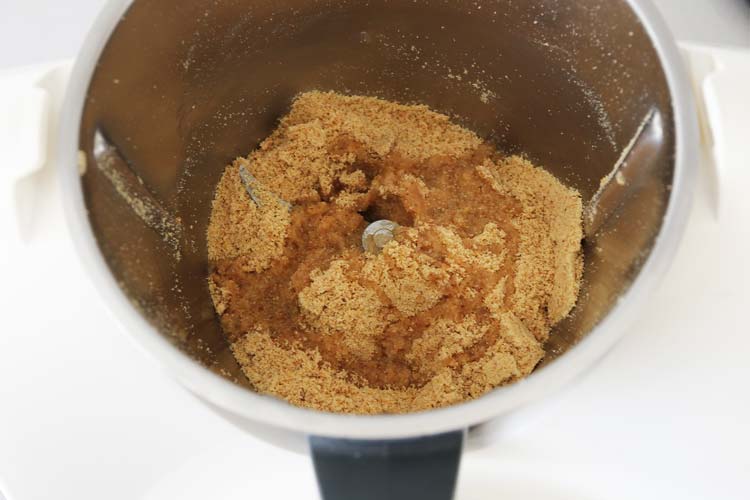 Añadir el aceite de coco