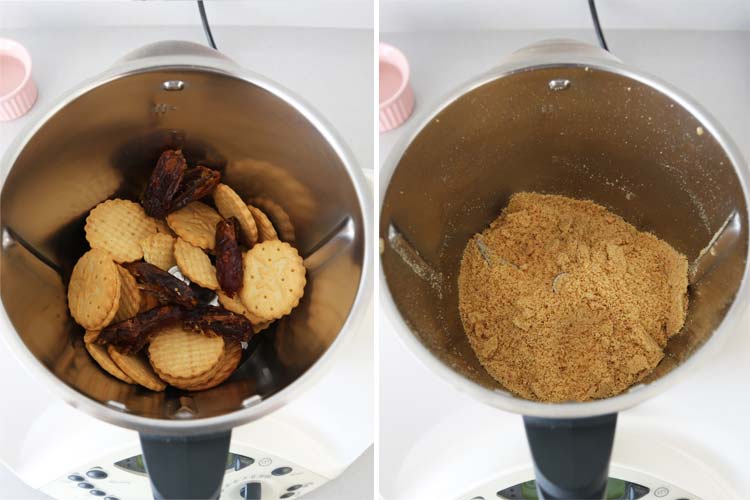 Triturar las galletas y los dátiles