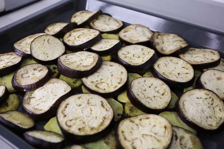 Rodajas de patata y de berenjena al horno