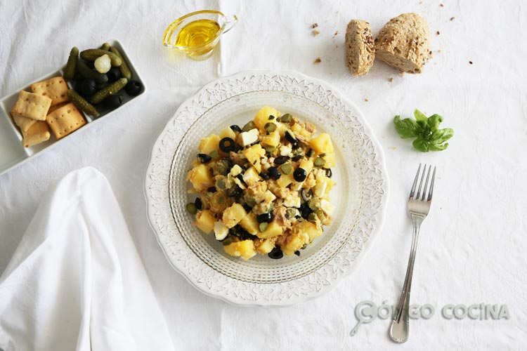 Ensalada de patata y atún muy fácil de hacer