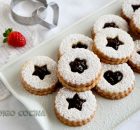 Galletas Linzer rellenas de mermelada de frutos rojos