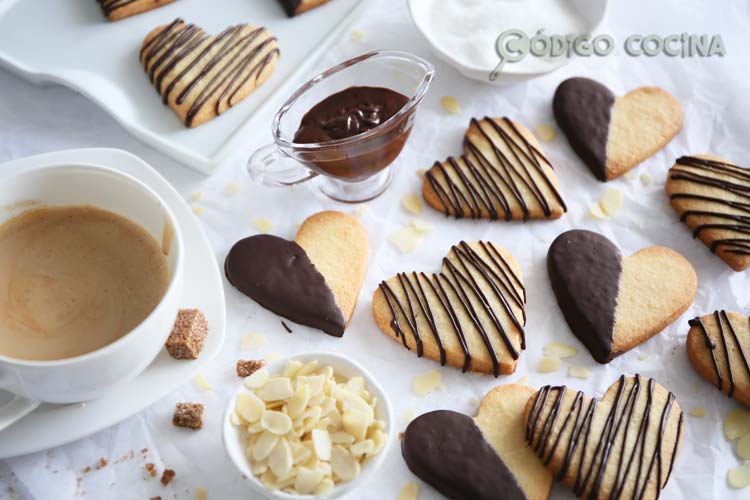 Galletas de almendra y chocolate crujientes y muy fáciles