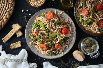 Pasta de espelta con verduras