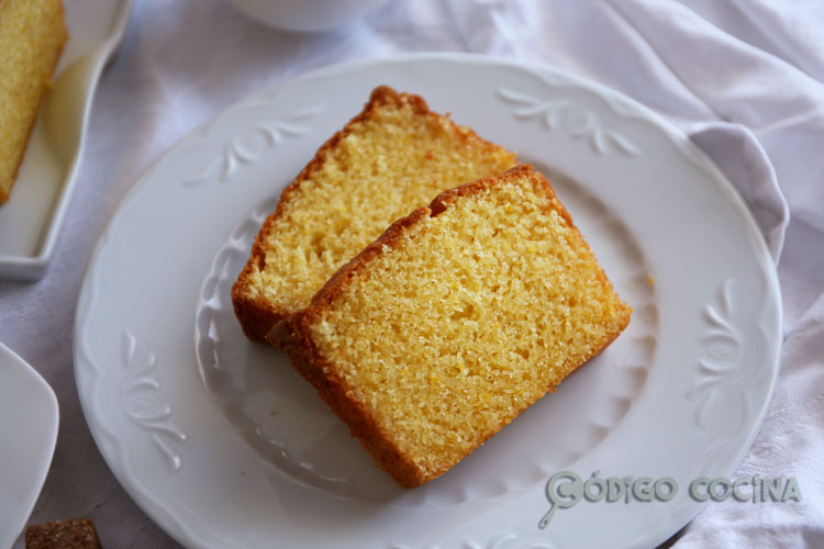 Bizcocho de naranja fácil y esponjoso