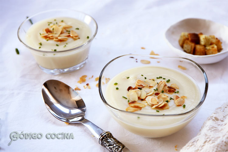 Crema de coliflor, patata y manzana