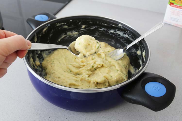 masa buñuelos de bacalao