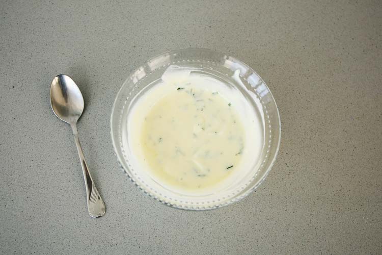 Salsa de yogur con hierbabuena