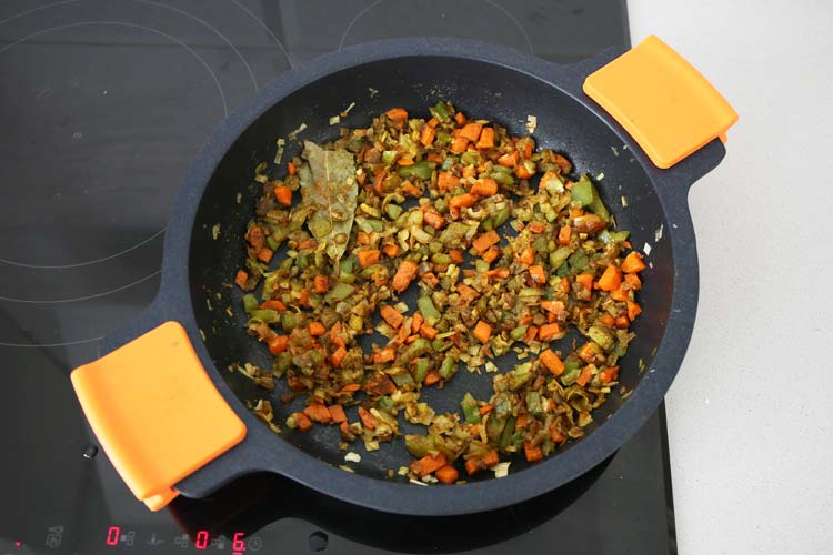 Sofrito de verduras al curry