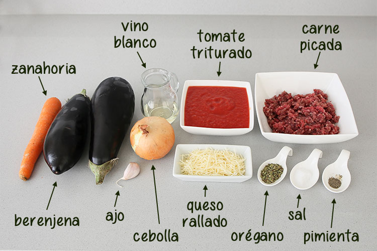 Ingredientes para hacer berenjenas rellenas de carne