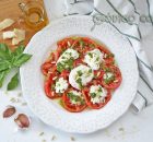 Ensalada de tomate, burrata y pesto