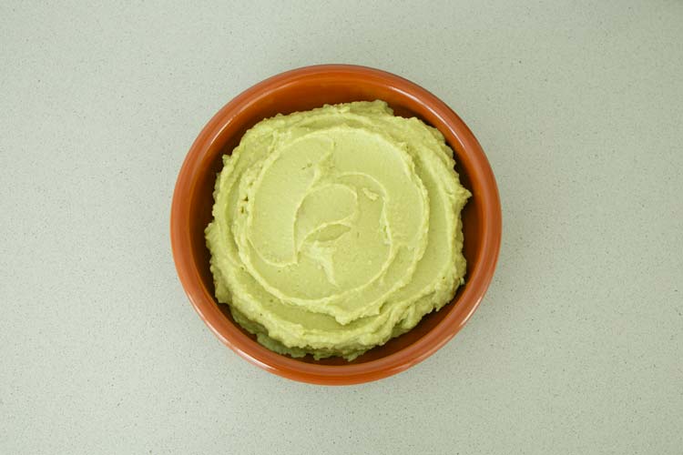 Hummus aguacate saludable y fácil