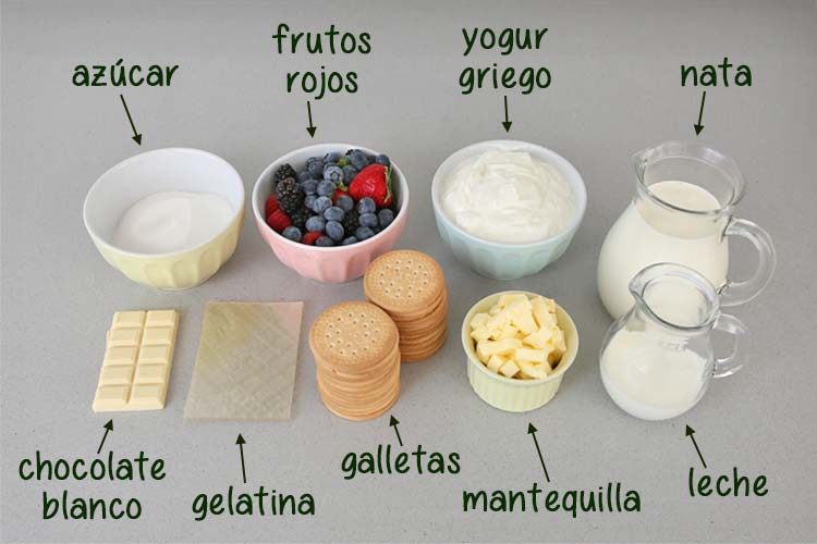 Ingredientes para hacer tarta de yogur y frutos rojos