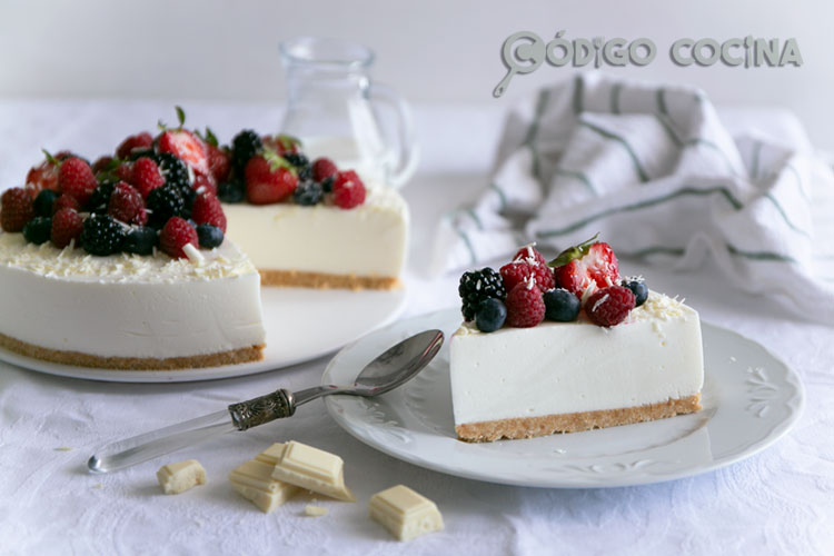 tarta de yogur con frutos rojos