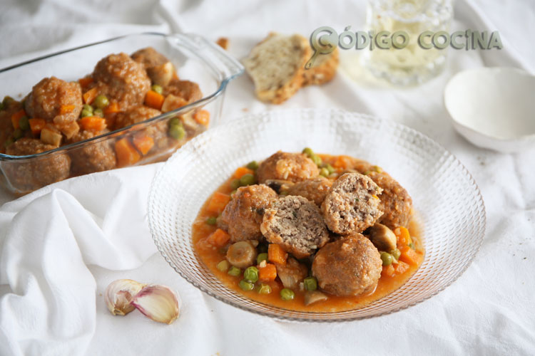 Albóndigas en salsa jardinera