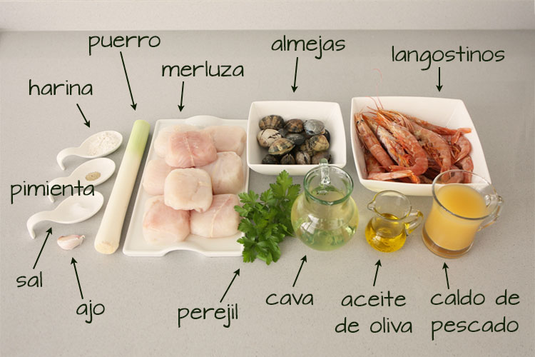 Ingredientes para hacer merluza al cava con langostinos