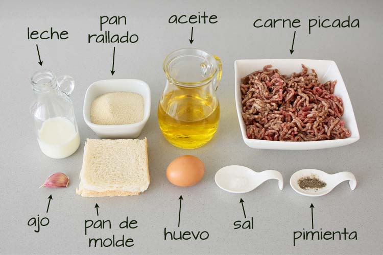 Ingredientes para hacer las albóndigas