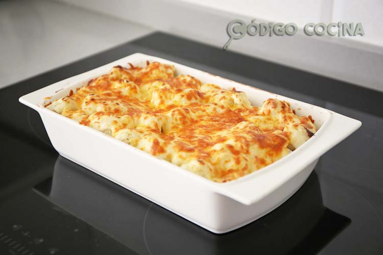 Coliflor gratinada con queso y bechamel