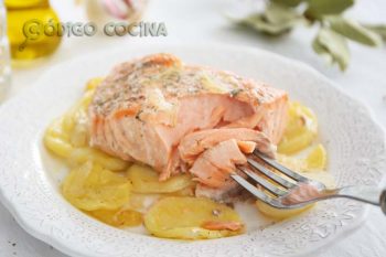 Salmón al horno jugoso