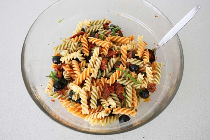 Ensalada de pasta aliñada con vinagreta