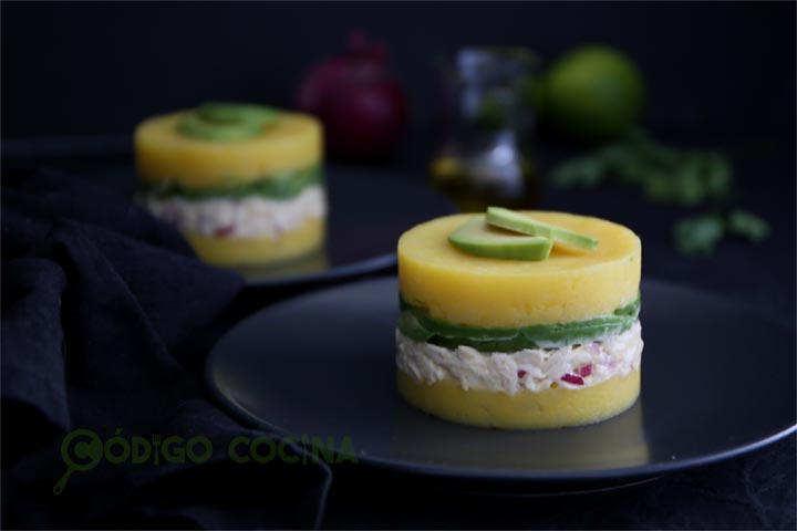 Causa limeña de pollo, receta peruana