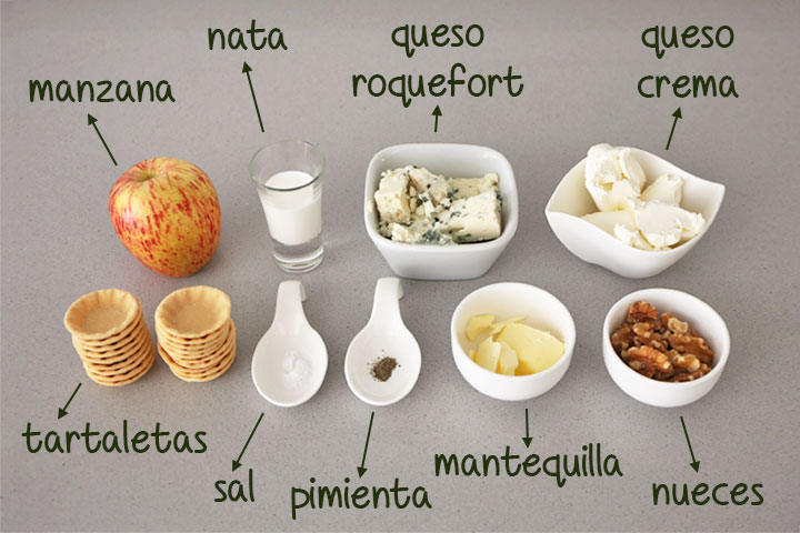 Ingredientes para hacer tartaletas de roquefort, nueces y manzana