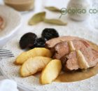 Solomillo de cerdo al horno con manzanas y ciruelas
