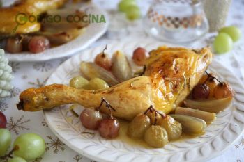 Pollo al horno con uvas y chalotas