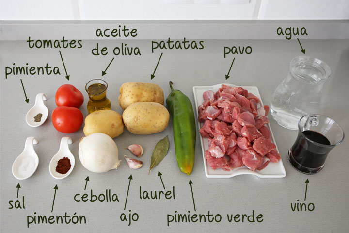 Ingredientes para hacer estofado de pavo con patatas