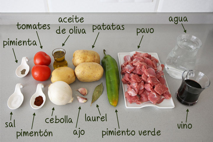 Ingredientes para hacer estofado de pavo con patatas