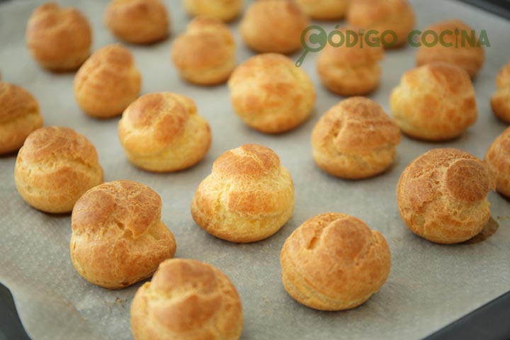 Profiteroles horneados